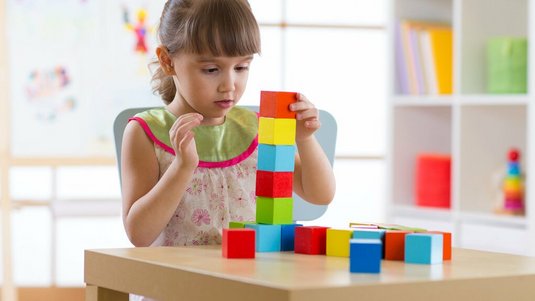 sicherheit-schutz-geborgenheit-waehrend-des-baus-hausbau