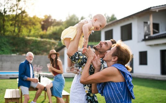 Haus-Familie-Wohnen-Garten-Serie-30-08
