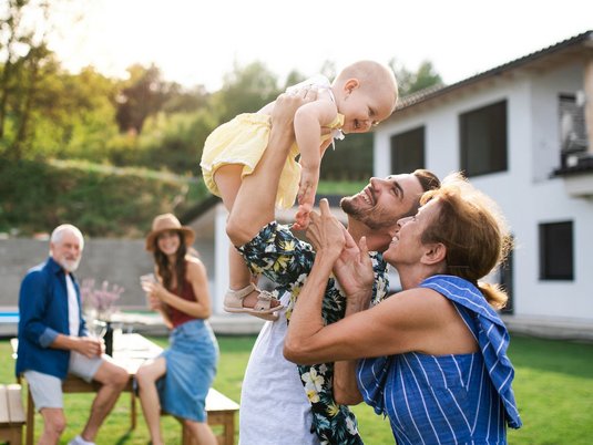 Haus-Familie-Wohnen-Garten-Serie-30-08